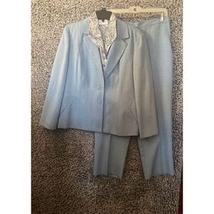 Alfred Dunner Women's Petite 2-Piece Set Gray Trousers & Paisley Blouse